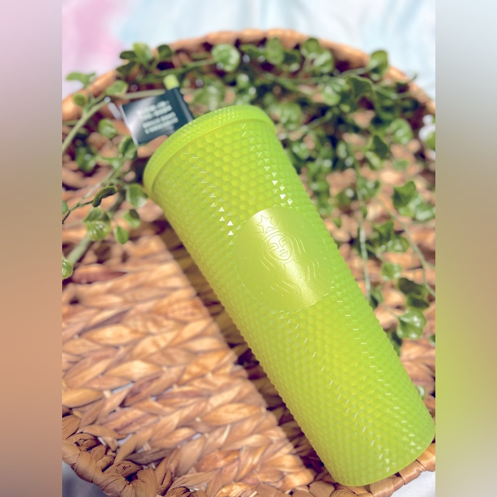 Starbucks Glow In The Dark Tumbler 💚